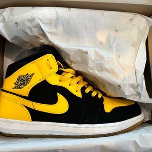 Jordan 1 Retro Mid - New Love (2017) - Size12